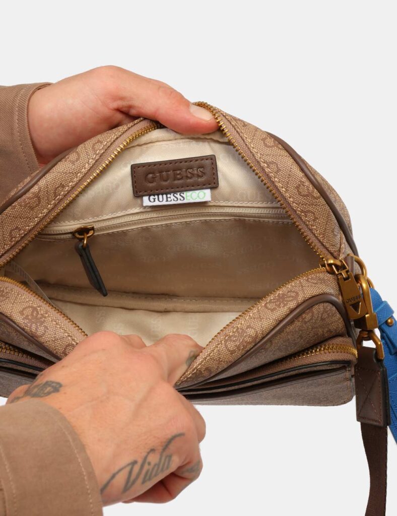 Accessori da uomo firmati - Tracolla Guess Marrone
