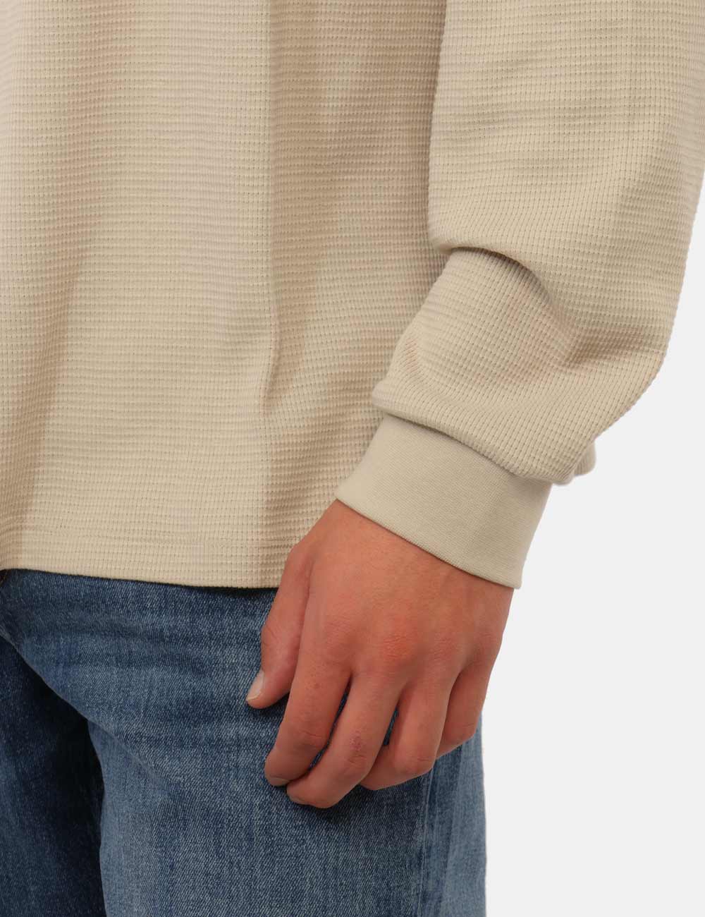 LV040EM217_PED_AI26_5 T-shirt Calvin Klein Beige - T-shirt CALVIN KLEIN Beige da uomo La T-shirt CALVIN KLEIN Beige è il capo ideale per chi cerca