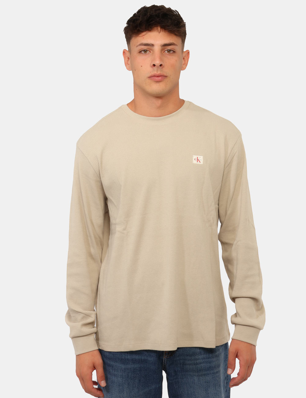 LV040EM217_PED_AI26_6 T-shirt Calvin Klein Beige - T-shirt CALVIN KLEIN Beige da uomo La T-shirt CALVIN KLEIN Beige è il capo ideale per chi cerca