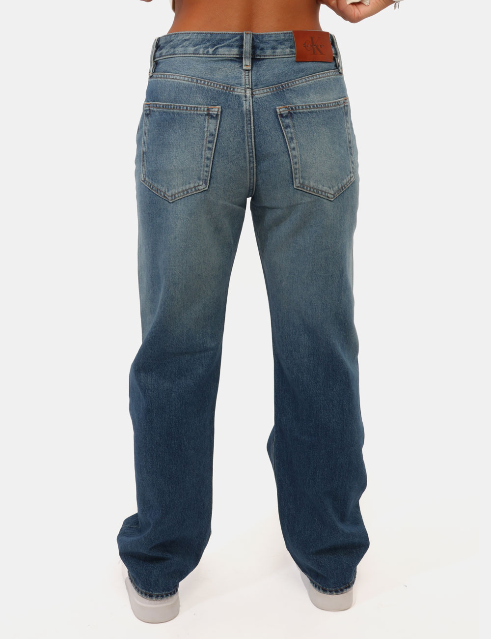 LV047F715G_SCB_AI26_2 Jeans Calvin Klein Azzurro - Jeans CALVIN KLEIN Azzurro da donna I Jeans CALVIN KLEIN Azzurro sono la scelta ideale per chi