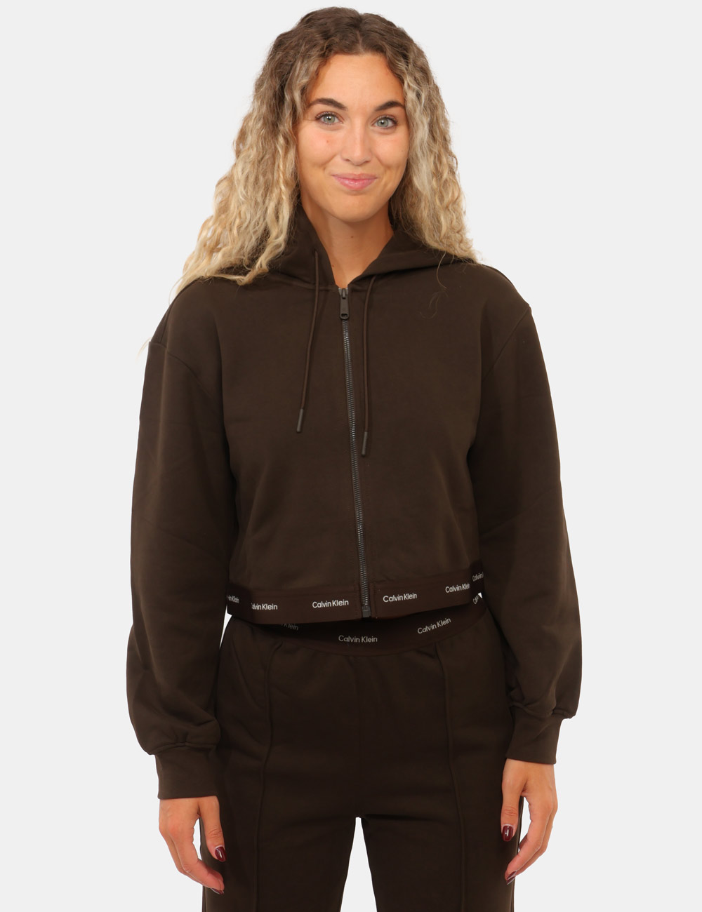 LV047G252G_TO2_AI26_7 Felpa Calvin Klein Marrone - Felpa CALVIN KLEIN Marrone da donna La Felpa CALVIN KLEIN Marrone è il capo ideale per chi desi