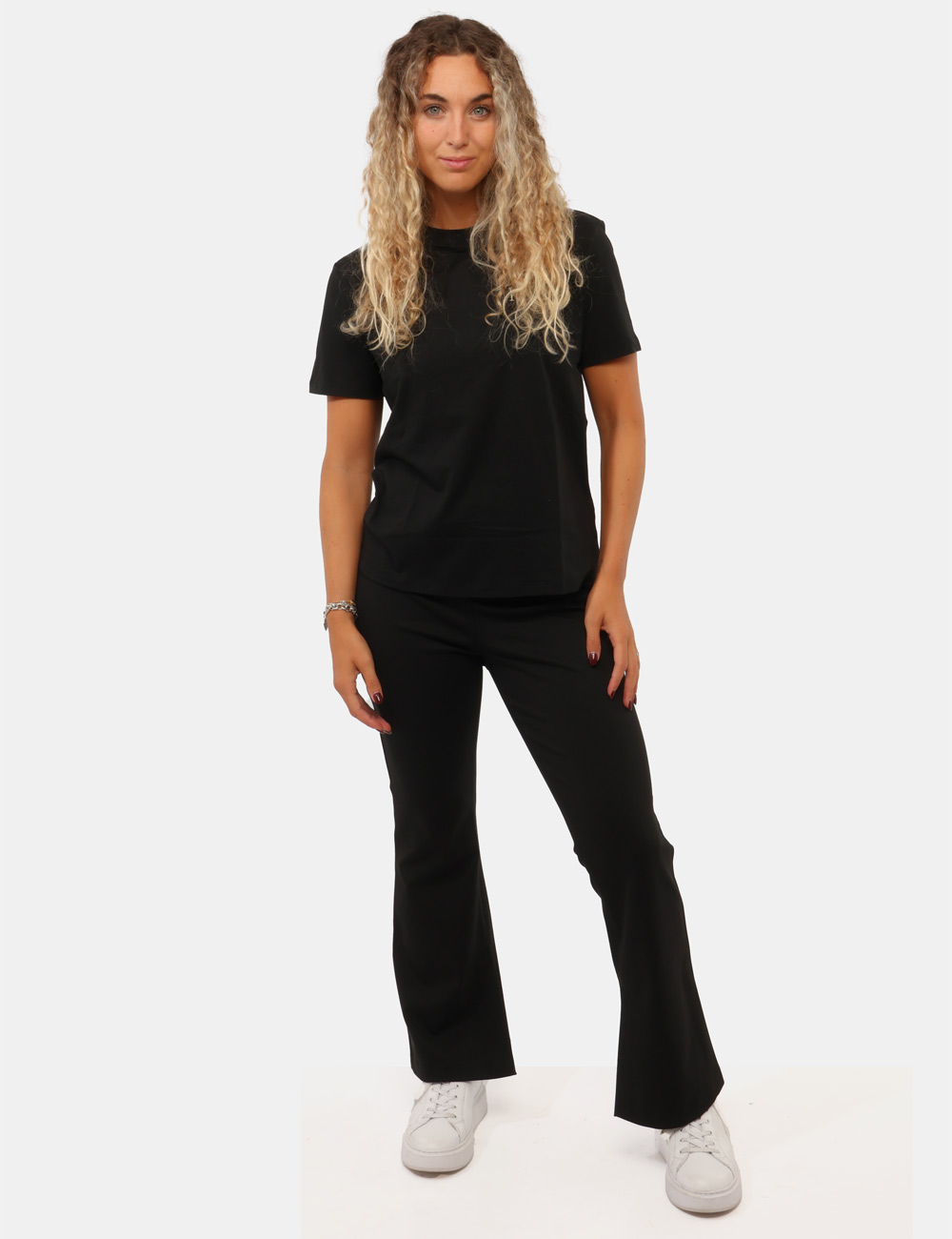 LV047G632G_UB1_AI26_1 Leggings Calvin Klein Nero - Leggings CALVIN KLEIN Nero da donna: comfort e stile contemporaneo per l'autunno invernoI Leggi