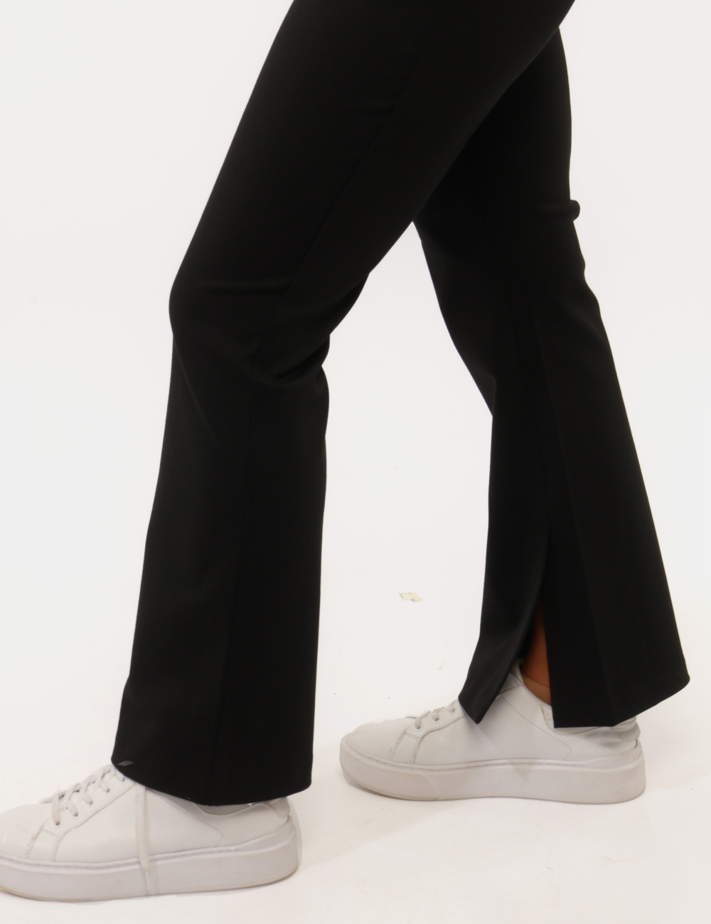 LV047G632G_UB1_AI26_4 Leggings Calvin Klein Nero - Leggings CALVIN KLEIN Nero da donna: comfort e stile contemporaneo per l'autunno invernoI Leggi