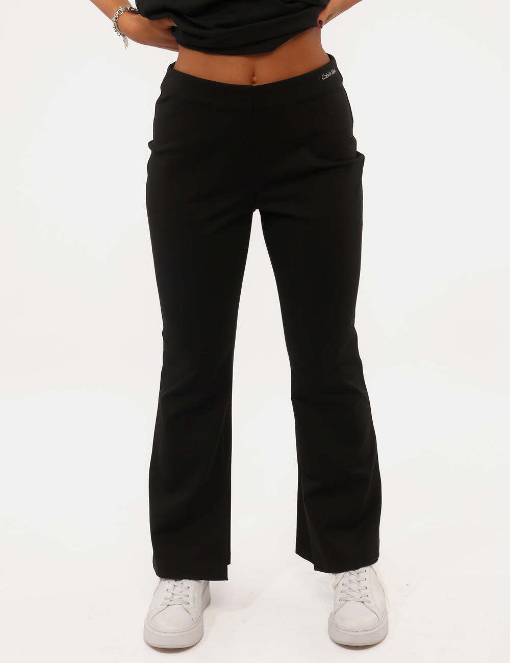 LV047G632G_UB1_AI26_5 Leggings Calvin Klein Nero - Leggings CALVIN KLEIN Nero da donna: comfort e stile contemporaneo per l'autunno invernoI Leggi