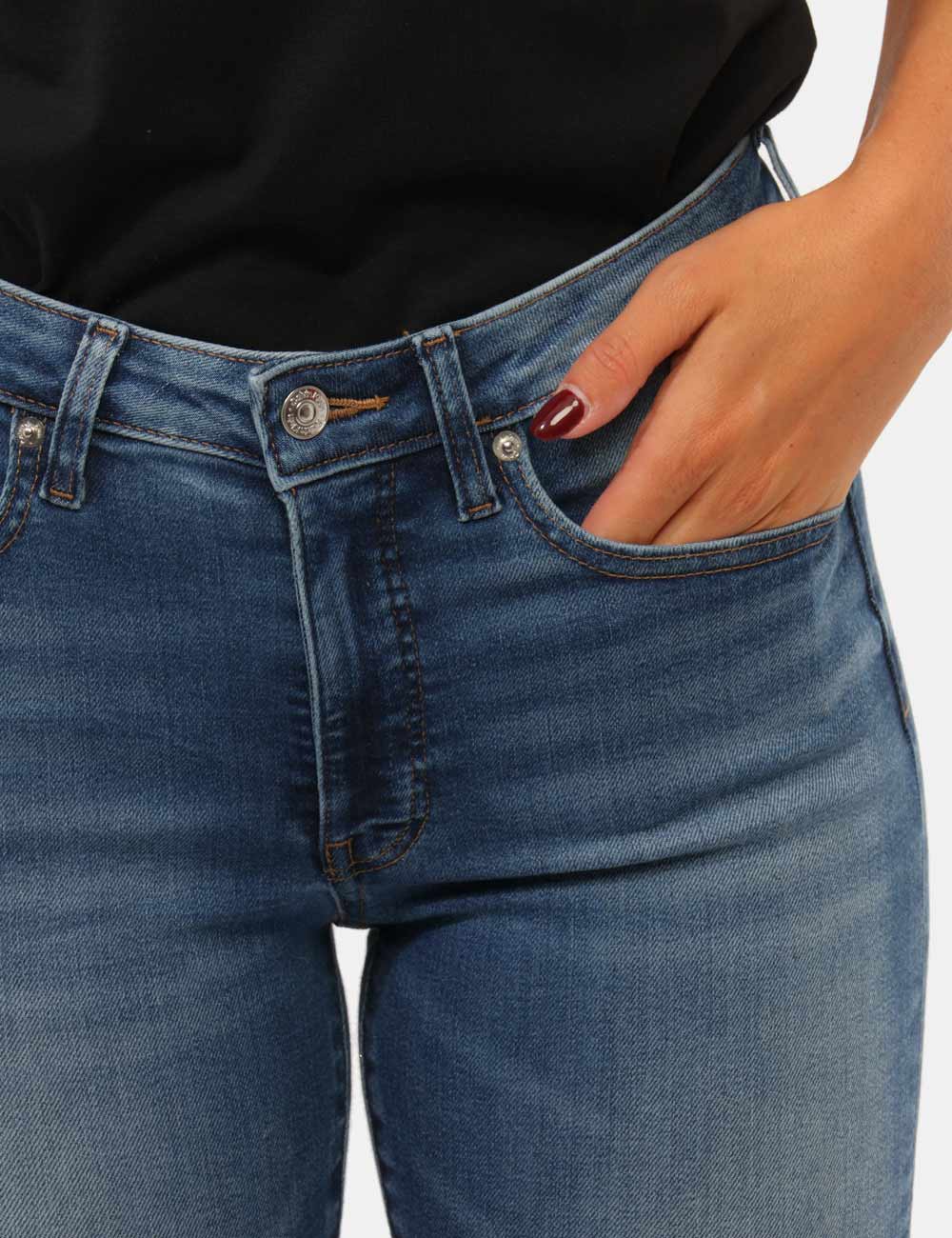 LV047G922G_3N9_AI26_3 Jeans Calvin Klein Azzurro - Jeans CALVIN KLEIN Azzurro da donna I Jeans CALVIN KLEIN Azzurro sono il capo ideale per chi de