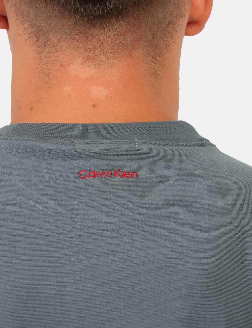 LV04RG265G_CEG_AI26_3 Felpa Calvin Klein Blu - Felpa CALVIN KLEIN Blu da uomo La Felpa CALVIN KLEIN Blu è il capo ideale per chi desidera uno stil