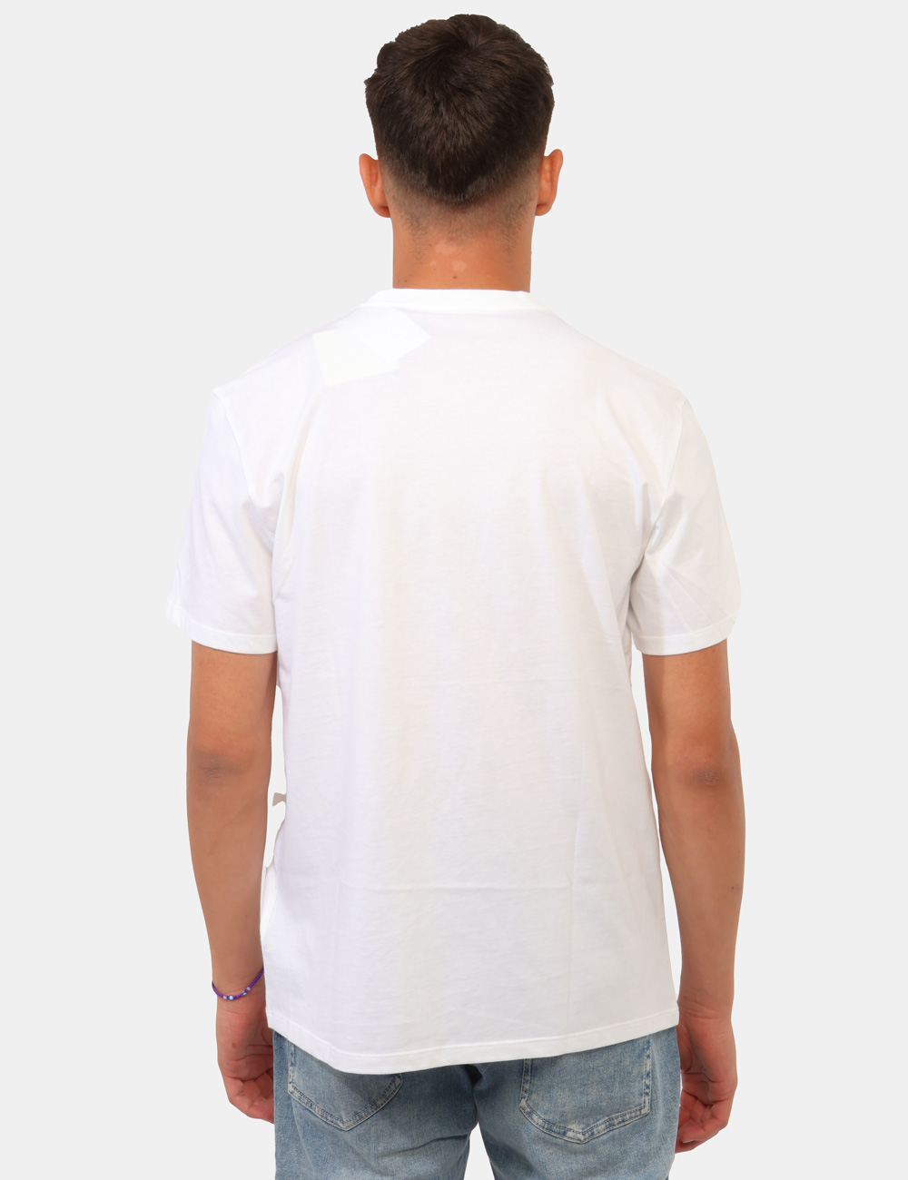 LV04RG837G_YAF_AI26_2 T-shirt Calvin Klein Bianca - T-shirt CALVIN KLEIN Bianca da uomo La T-shirt CALVIN KLEIN Bianca è il capo ideale per chi de