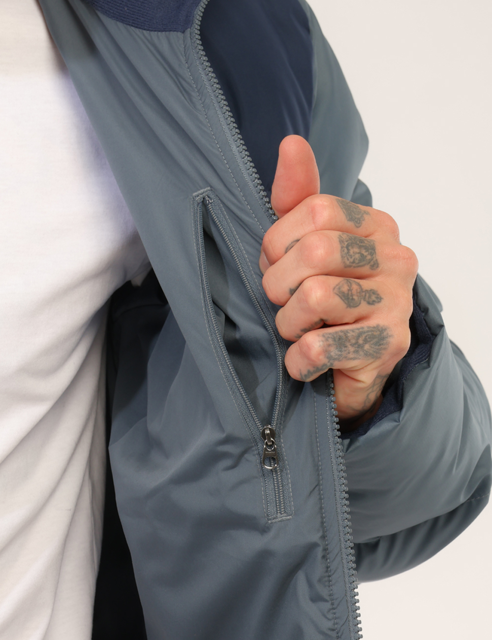 NF0A853IS62S-V-CC_AZZURRO_AI26_4 Piumino The North Face Blu tg.M - Piumino THE NORTH FACE Blu da uomo Il Piumino THE NORTH FACE Blu è la scelta ideale per ch