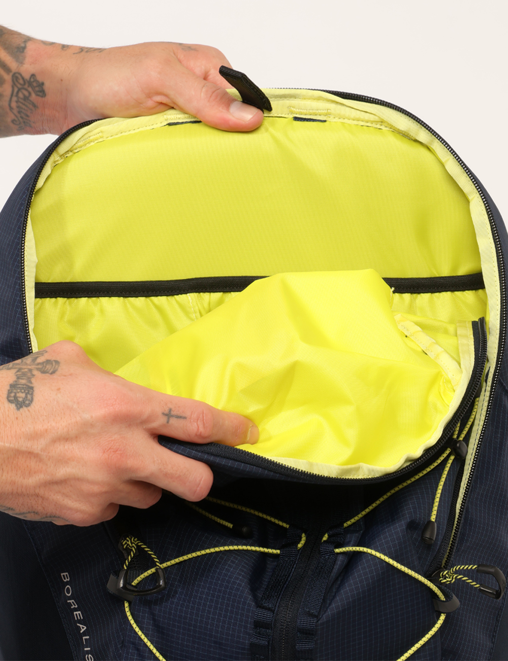 NF0A8E9ZXBPS-V-CC_BLU_AI26_4 Zaino The North Face Blu - Zaino THE NORTH FACE Blu da uomo Lo Zaino THE NORTH FACE Blu è l'accessorio ideale per chi cerca