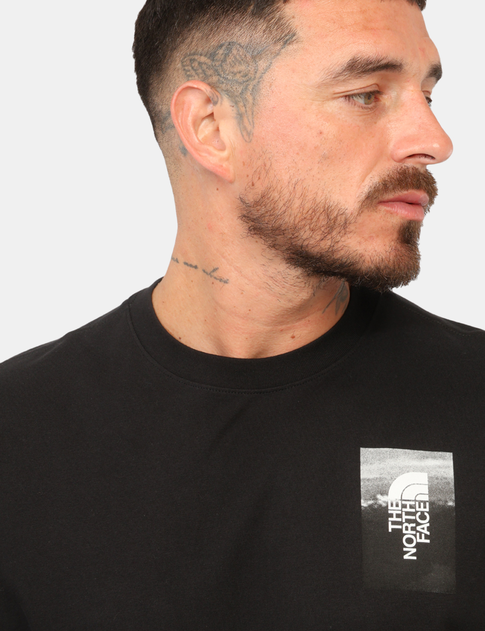 NF0A8H5KJK3S-V-CC_NERO_AI26_3 T-shirt The North Face Nera tg.M - T-shirt THE NORTH FACE Nera da uomo La T-shirt THE NORTH FACE Nera è un capo essenziale c