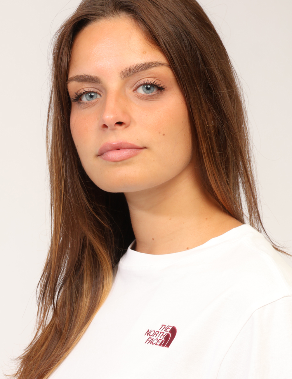 NF0A8JABFN4S-V-CC_BIANCO_AI26_3 T-shirt The North Face Bianca tg.S - T-shirt THE NORTH FACE Bianca da donna La T-shirt THE NORTH FACE Bianca è un capo essen