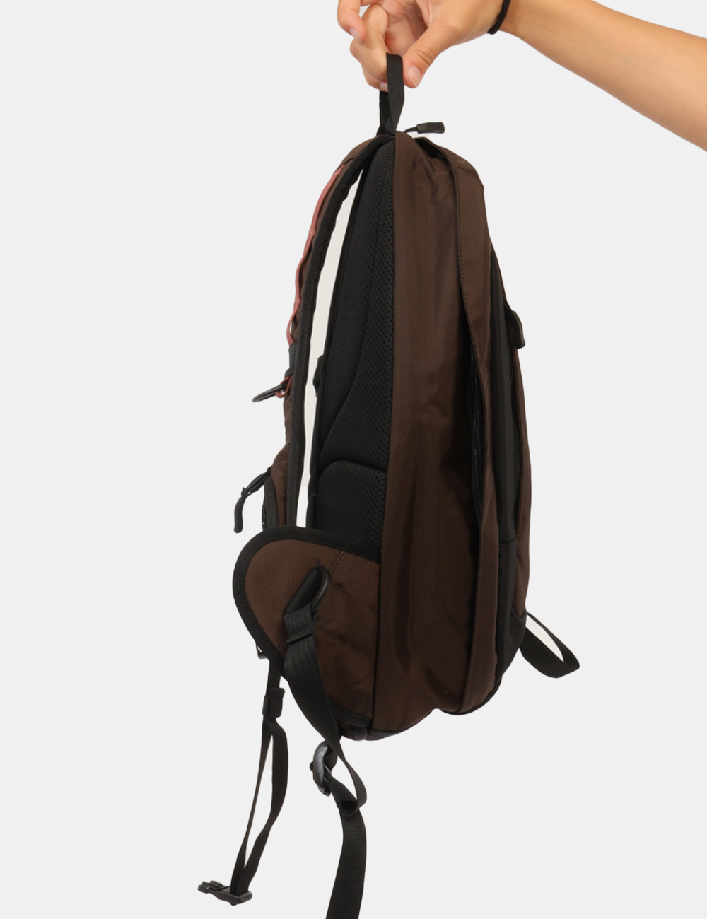 NF0A8JCE921S-V-CC_MARRONE_AI26_7 Zaino The North Face Marrone - Zaino THE NORTH FACE Marrone da uomo Lo Zaino THE NORTH FACE Marrone è l'accessorio ideale pe
