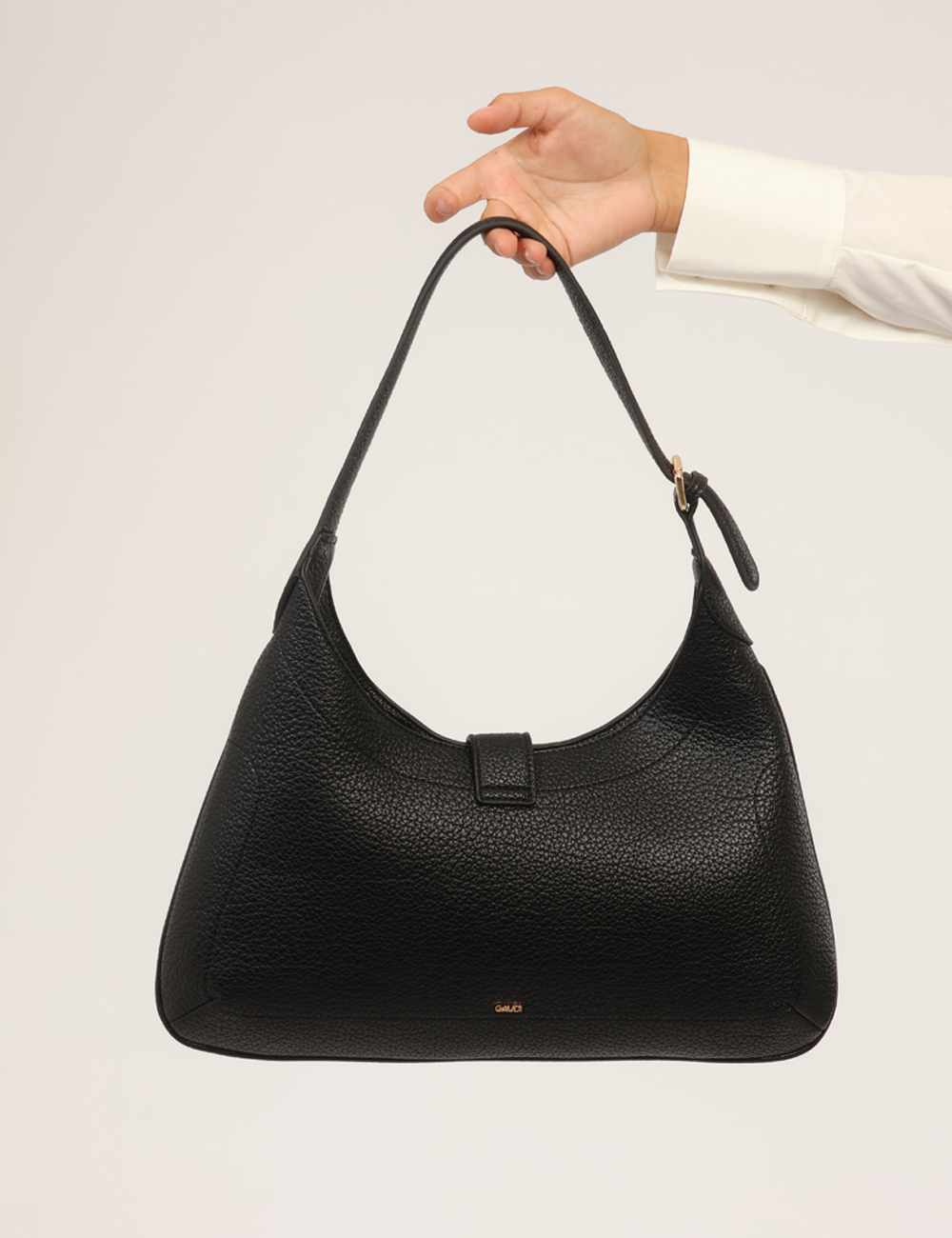 V5AI-12371-W-CC_NERO_AI26_4 Borsa Gaudi Nera - Borsa GAUDI Nera da donna La Borsa GAUDI Nera da donna è l'accessorio perfetto per completare il tuo guar