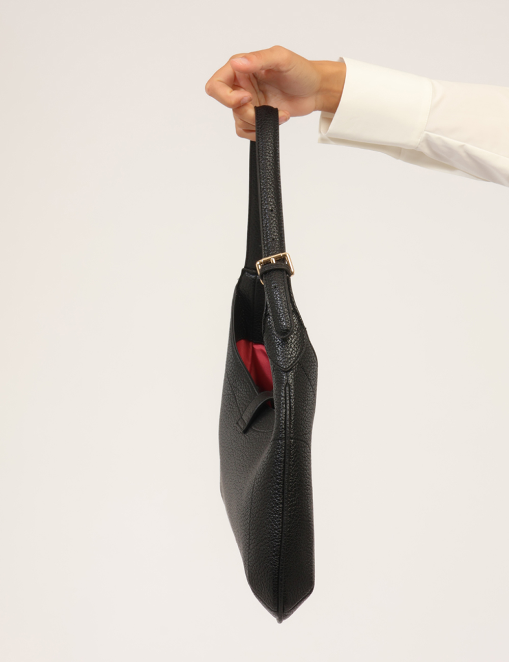 V5AI-12371-W-CC_NERO_AI26_5 Borsa Gaudi Nera - Borsa GAUDI Nera da donna La Borsa GAUDI Nera da donna è l'accessorio perfetto per completare il tuo guar