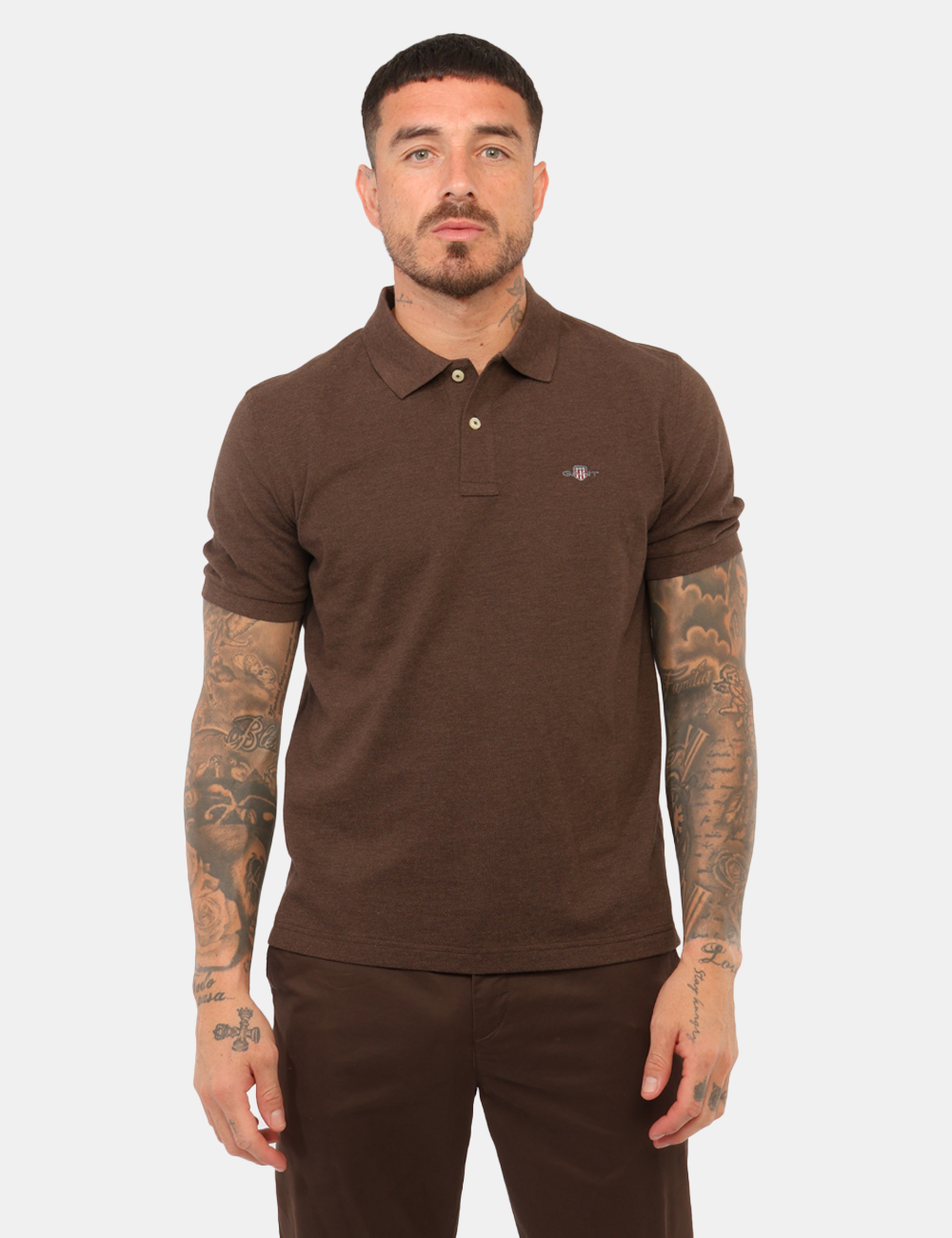 9920202-D-CC_MARRONE_AI26_5 Polo Gant Marrone tg.M - Polo GANT Marrone da uomo La Polo GANT Marrone da uomo è il capo ideale per chi desidera uno stile