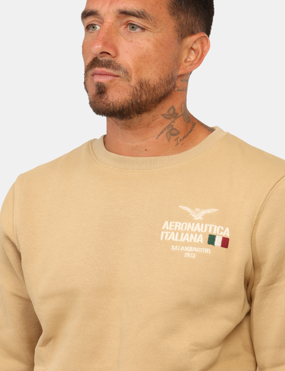 ARI6FP011340U-SC_CAMEL_AI26_04 Felpa Aeronautica Italiana Beige - Felpa Aeronautica Italiana Beige da uomo La Felpa AERONAUTICA ITALIANA Beige è un capo ve