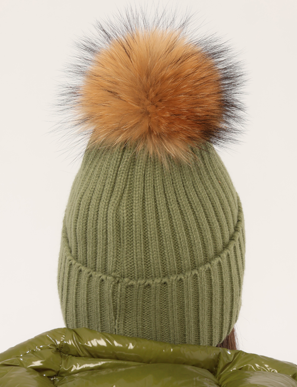 B05508-M-CC_VERDE_AI26_2 Cappello Refrigiwear Verde - Cappello Refrigiwear Verde da donnaIl Cappello REFRIGIWEAR è un accessorio caldo e caratterist