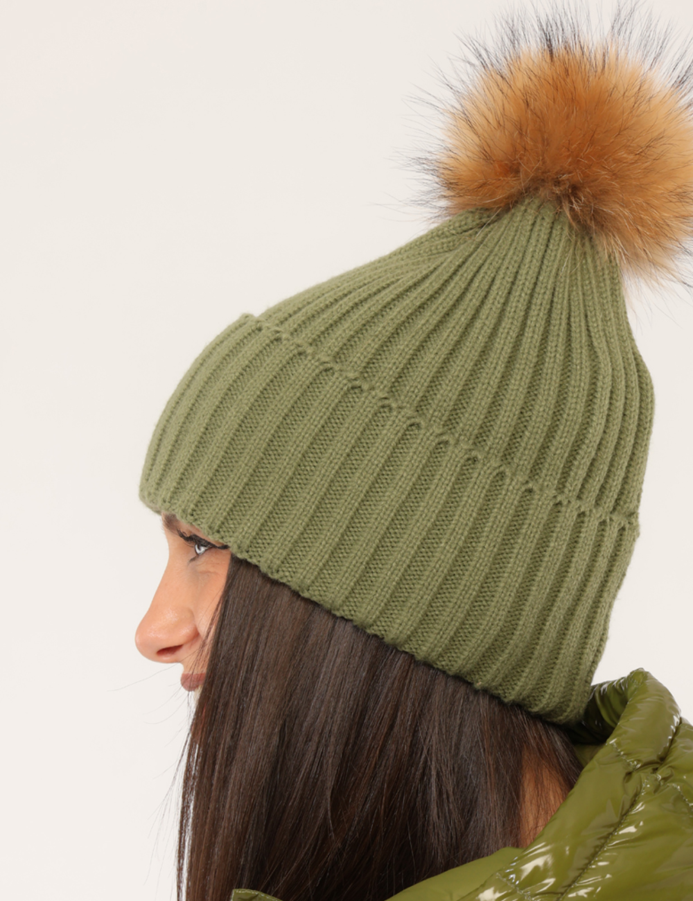 B05508-M-CC_VERDE_AI26_3 Cappello Refrigiwear Verde - Cappello Refrigiwear Verde da donnaIl Cappello REFRIGIWEAR è un accessorio caldo e caratterist
