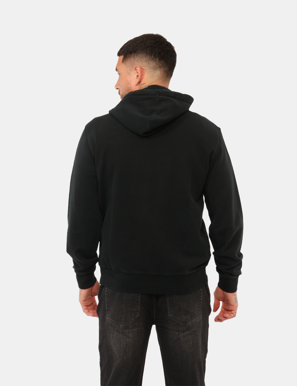 CPF46125-N-CC_NERO_AI26_2 Felpa Sun68 Nera tg.L - Felpa SUN68 Nera da uomo La Felpa SUN68 Nera è il capo ideale per chi desidera unire comfort, qualit