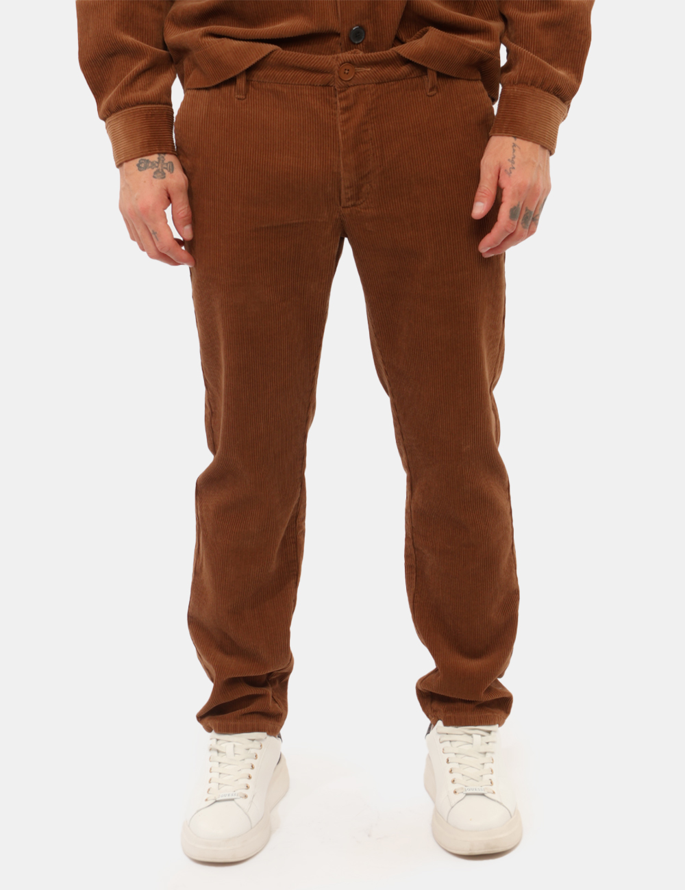 CPP46104-N-CC_NERO_AI26_5 Pantalone Sun68 Marrone tg.50 - Pantalone SUN68 Marrone da uomo Il Pantalone SUN68 Marrone è un capo versatile che unisce co