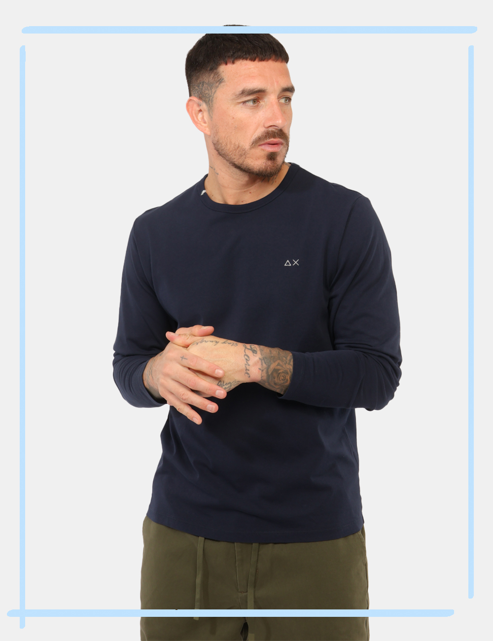 CPT46105-N-CC_BLU_AI26_1 T-shirt Sun68 Blu tg.L - T-shirt SUN68 Blu da uomo La T-shirt SUN68 Blu è un capo essenziale che unisce comfort, qualità e u