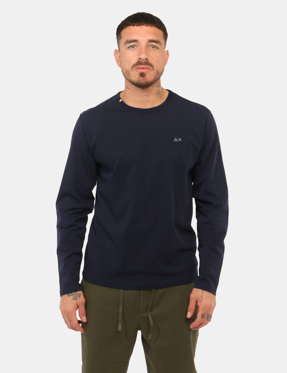 CPT46105-N-CC_BLU_AI26_5 T-shirt Sun68 Blu tg.L - T-shirt SUN68 Blu da uomo La T-shirt SUN68 Blu è un capo essenziale che unisce comfort, qualità e u