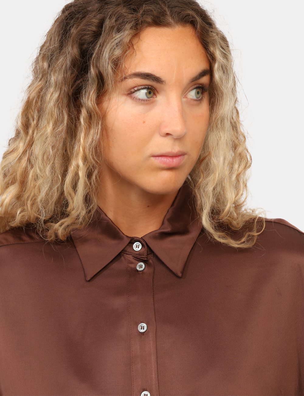 DC5014-D-CC_MARRONE_AI26_6 Camicia Ottod'Ame Marrone tg.S - Camicia Ottod'Ame MarroneLa Camicia Ottod'Ame Marrone è un capo raffinato e versatile, pens