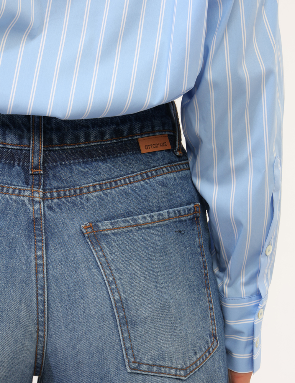 DP0087-D-CC_BLU_AI26_06 Jeans Ottod'Ame Blu tg.27 - Jeans Ottod'Ame BluI Jeans Ottod'Ame Blu sono il capo ideale per chi desidera un denim contempor