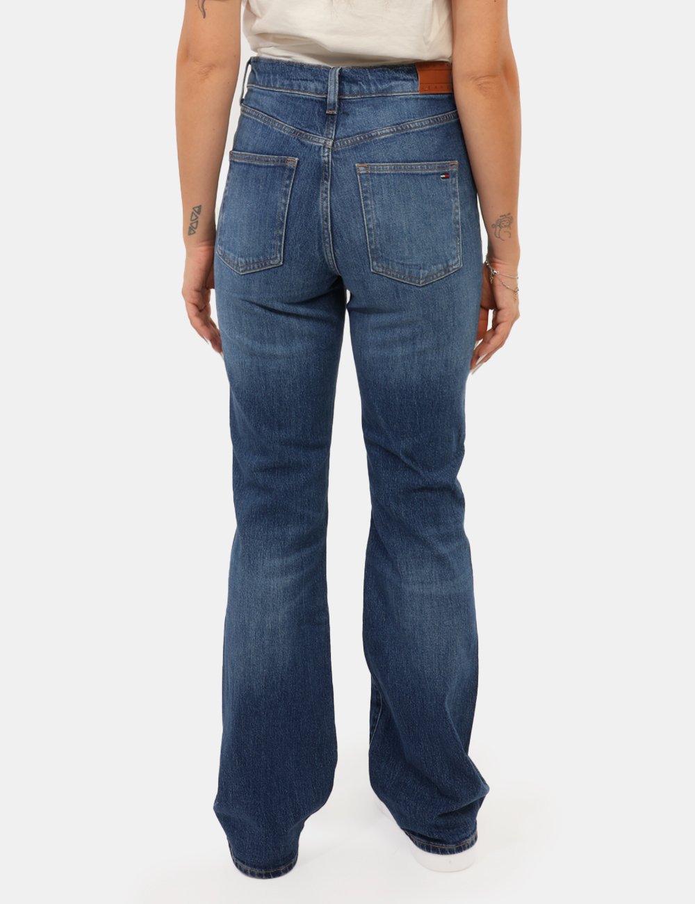 DW0DW23077_1BK_AI26_02 Jeans Tommy Hilfiger Azzurro - Jeans Tommy Hilfiger Azzurro da donna I Jeans TOMMY HILFIGER Azzurro da donna reinterpretano