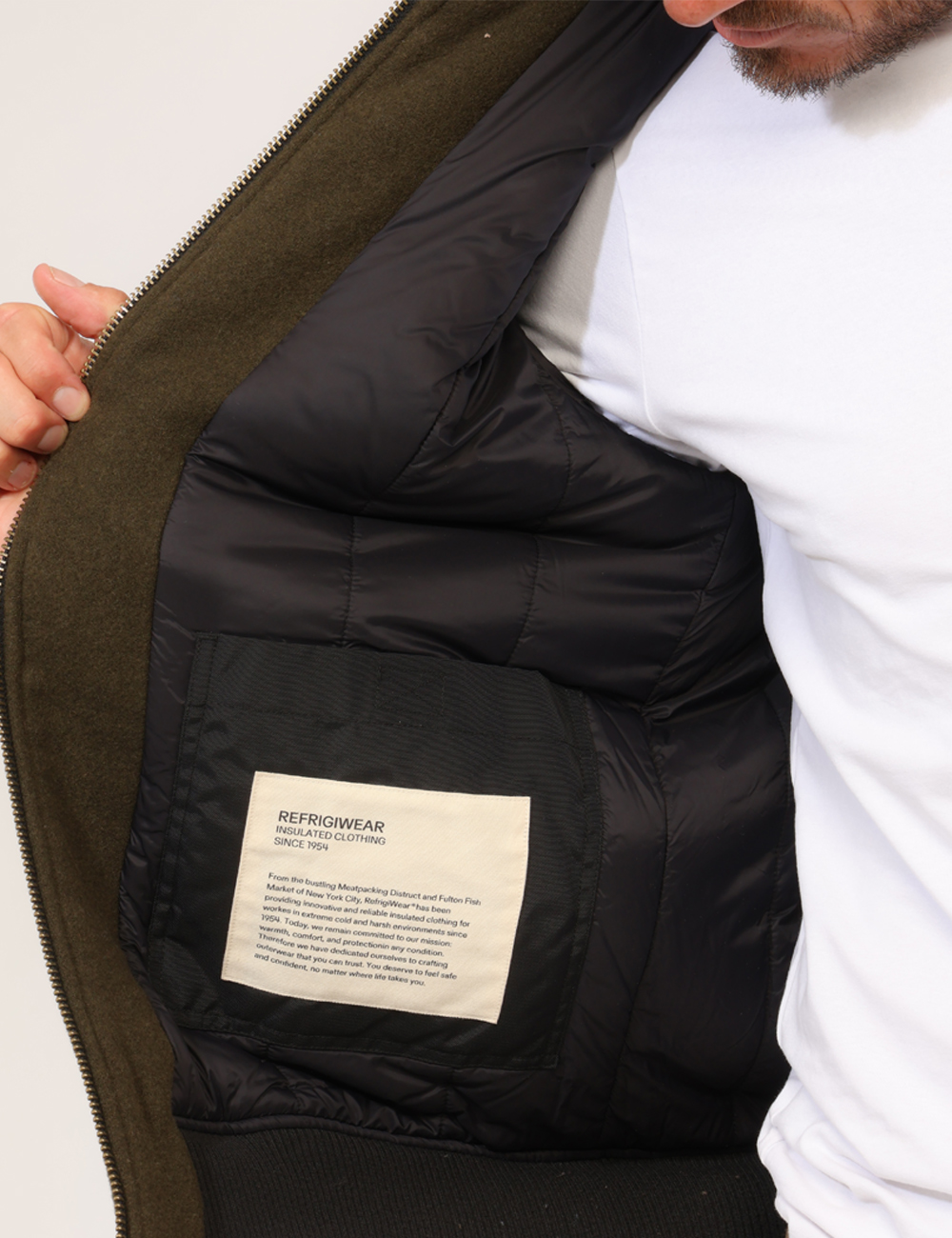G27400-PL1000-M-CC_VERDE_AI26_3 Piumino Refrigiwear Verde tg.L - Piumino Refrigiwear Verde da uomoIl Piumino REFRIGIWEAR interpreta il capospalla invernale