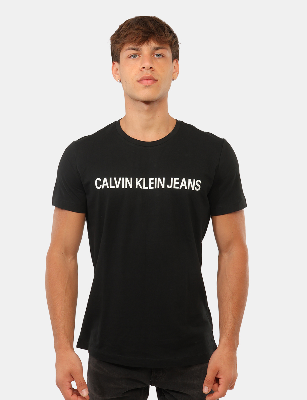 J30J307855-SC_NERO_AI26_5 T-shirt Calvin Klein Nera - T-shirt Calvin Klein Nera da uomo La T-shirt CALVIN KLEIN Nera da uomo è un capo essenziale e ve