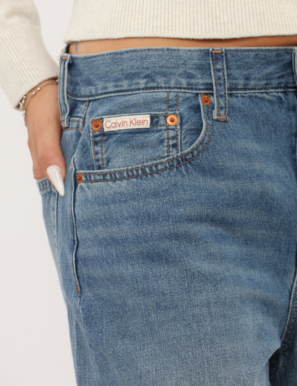 LV047G748G_YRE_AI26_4 Jeans Calvin Klein Azzurro - Jeans Calvin Klein Azzurro da donna I Jeans CALVIN KLEIN Azzurro da donna sono una scelta versa