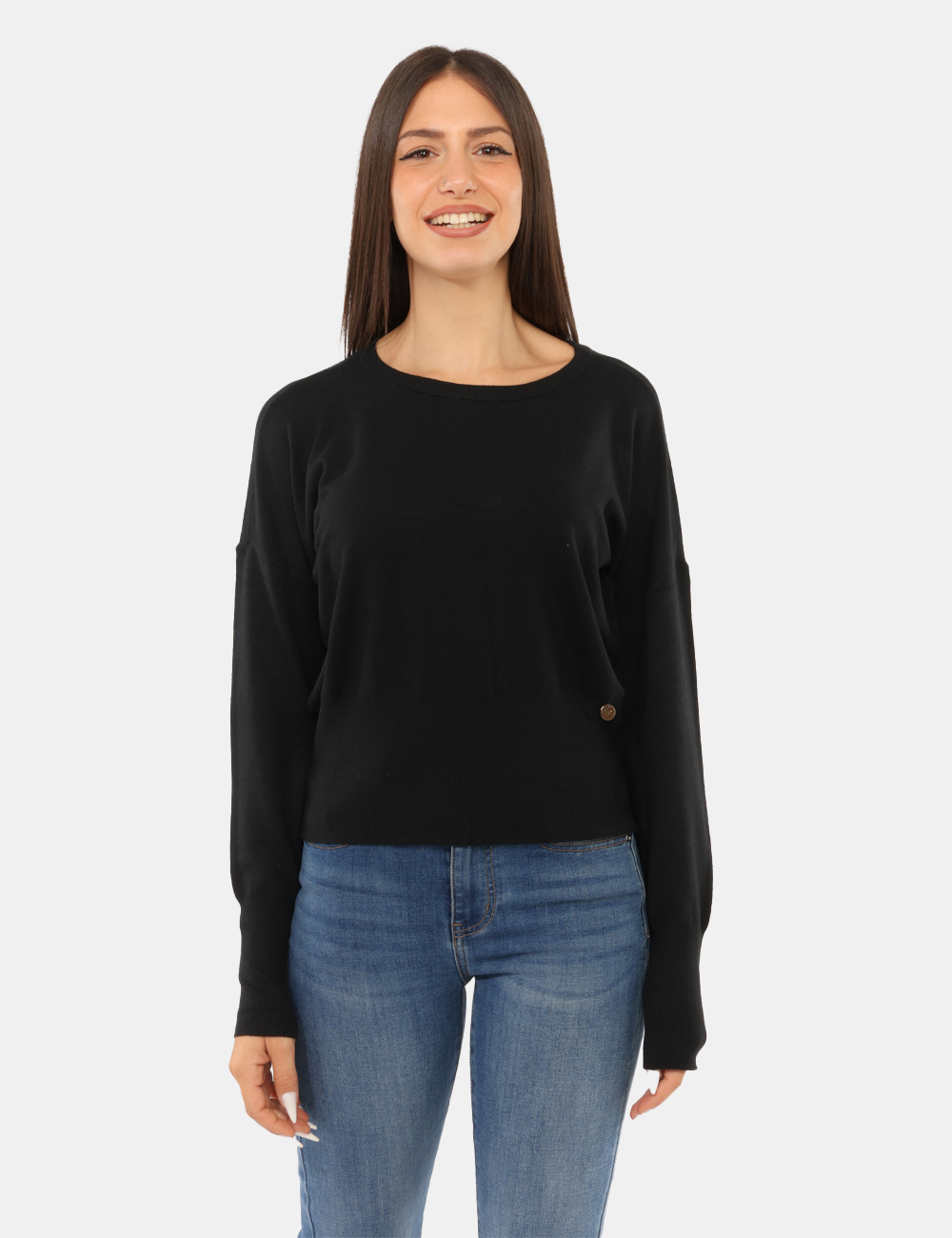M051-RU00_NERO_AI26_5 Maglia Yes Zee Nera - Maglia Yes Zee Nera da donna La Maglia YES ZEE Nera è un capo versatile e femminile, pensato per accom