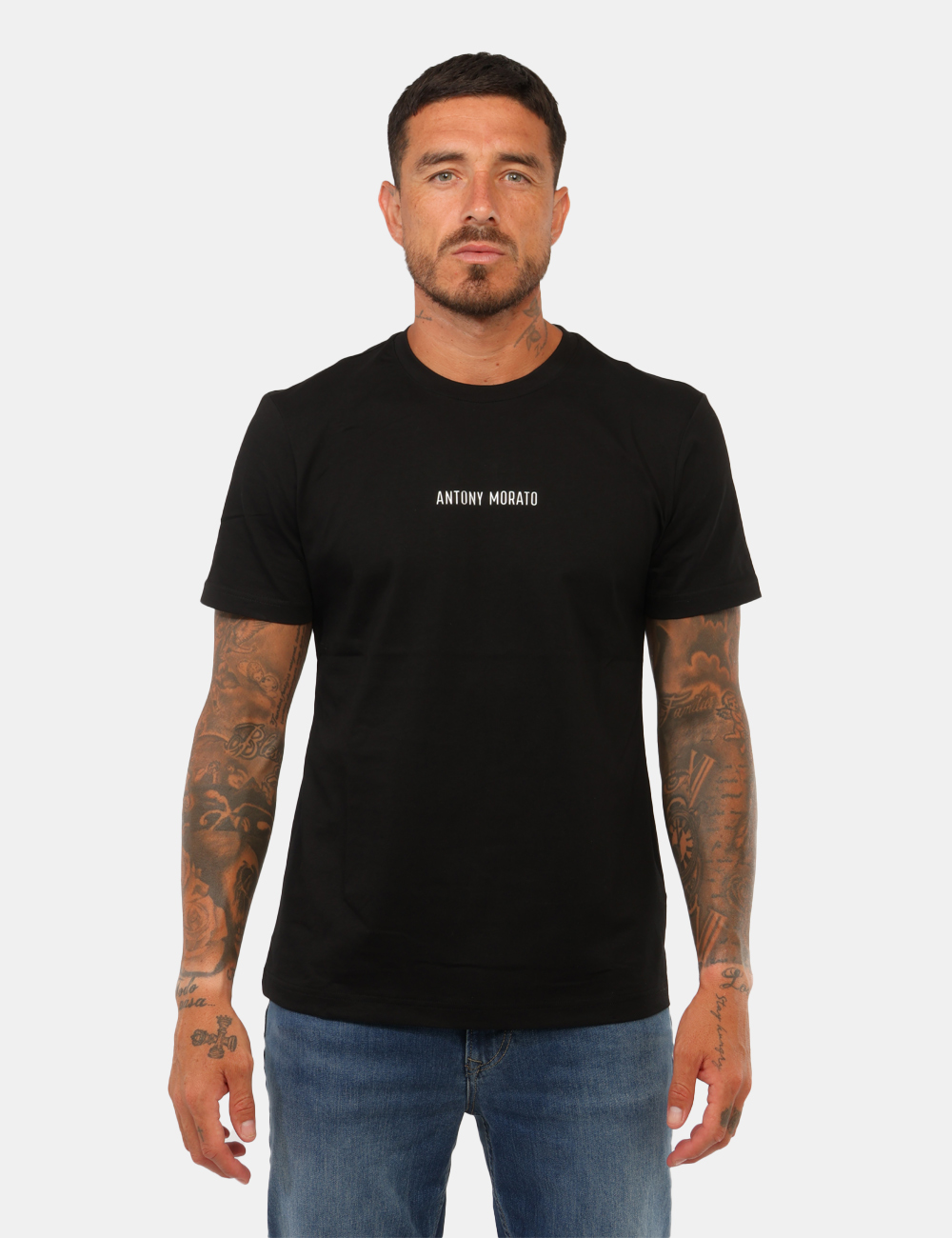 MMKS02696_9000_AI26_07 T-shirt Antony Morato Nera - T-shirt Antony Morato Nera da uomo La T-shirt ANTONY MORATO Nera è un capo essenziale e contemp