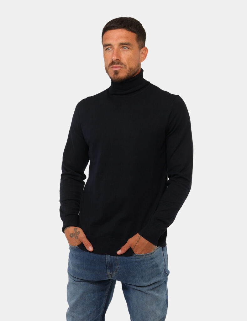 Maglia Goha Blu - Maglia Goha Blu da uomo La Maglia GOHA Blu è un capo versatile e contemporaneo, pensato per l’uomo che cer