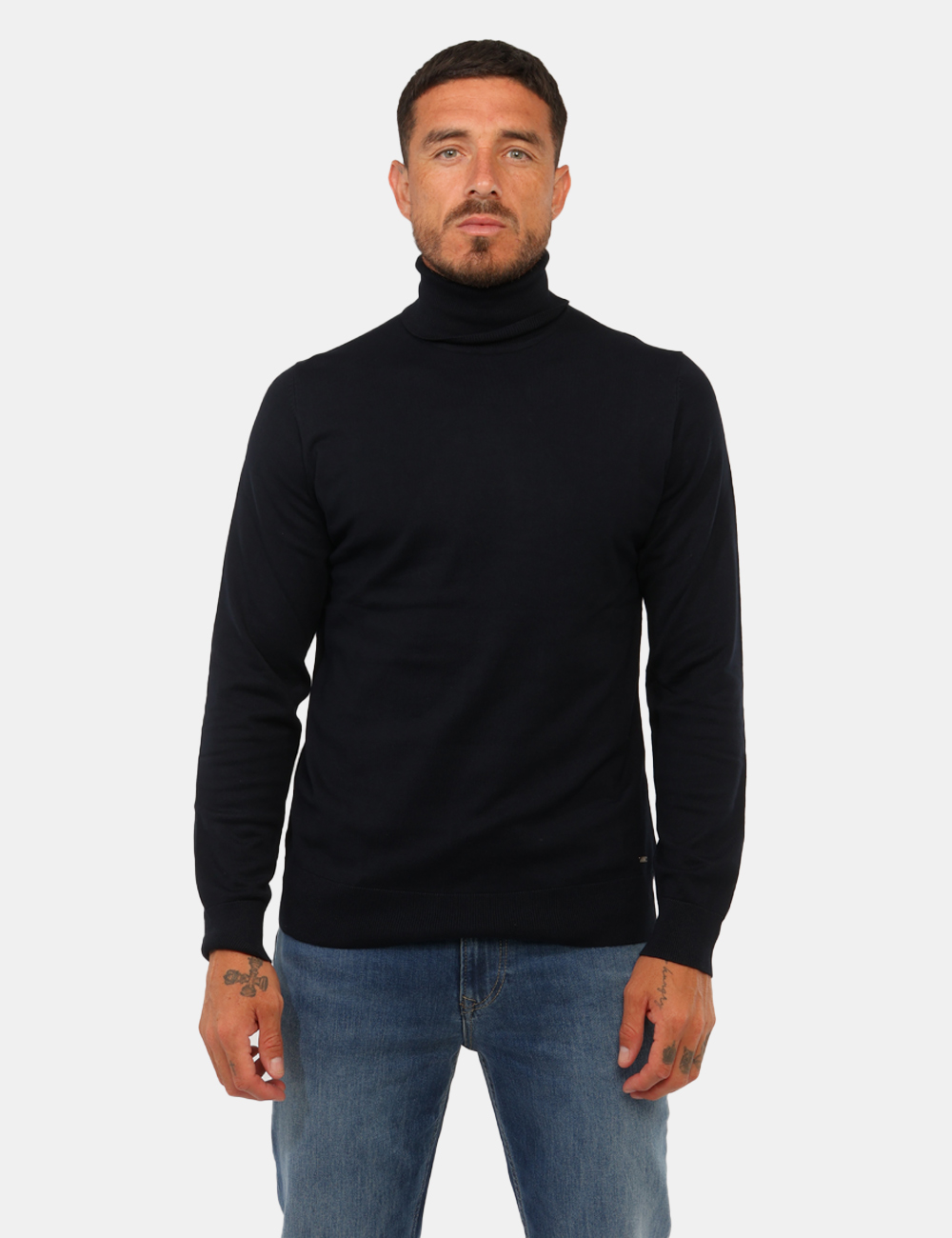 P20005-OC_BLU_AI26_05 Maglia Goha Blu - Maglia Goha Blu da uomo La Maglia GOHA Blu è un capo versatile e contemporaneo, pensato per l’uomo che cer