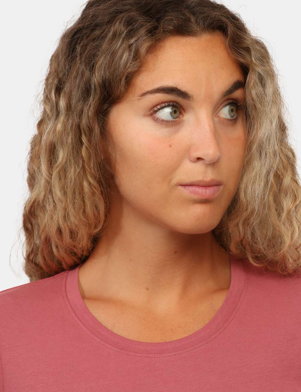 PL505202_DARK-BLUSH-PINK-P371_AI26_03 T-shirt Pepe Jeans Rosa - T-shirt PEPE JEANS Rosa da donna La T-shirt PEPE JEANS Rosa da donna è il capo ideale per chi desi