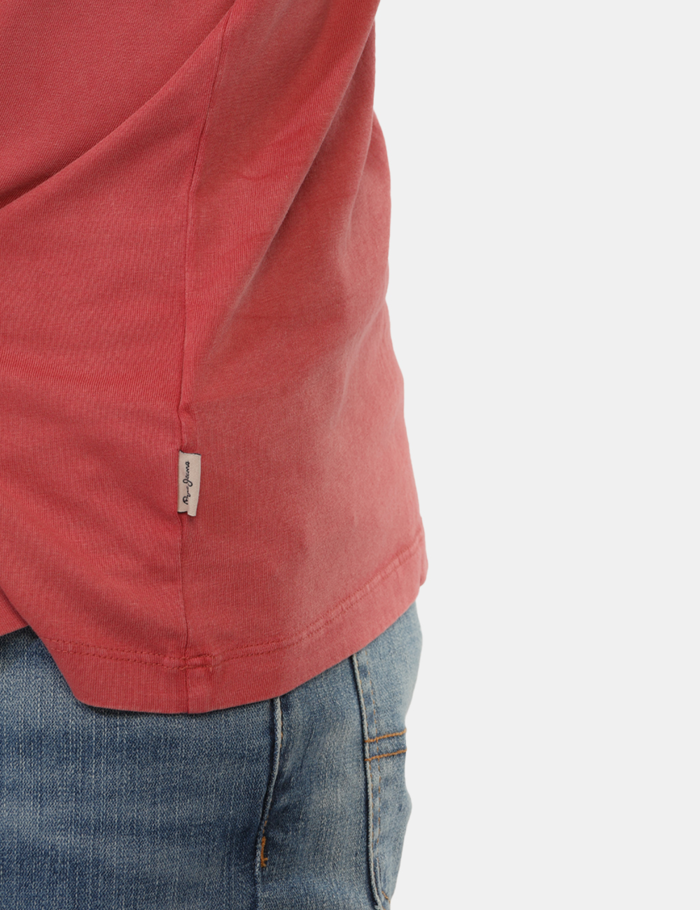 PM508664_CINNABAR-RED-P203_AI26_4 PM508664_CINNABAR-RED-P203_AI26