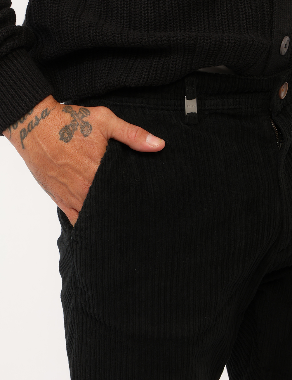 PSI1434SS-SC_NERO_AI26_4 Pantalone Sseinse Nero - Pantalone SSEINSE Nero da uomo Il Pantalone SSEINSE Nero da uomo è una proposta versatile e contemp