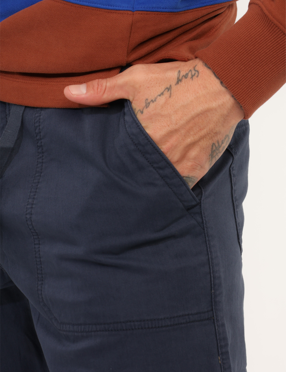 TBC0YH9HAIJS-M-W-CC_BLU_AI26_4 Pantalone Timberland Blu tg.32 - Pantalone TIMBERLAND Blu da uomoIl Pantalone TIMBERLAND Blu da uomo è il capo ideale per ch