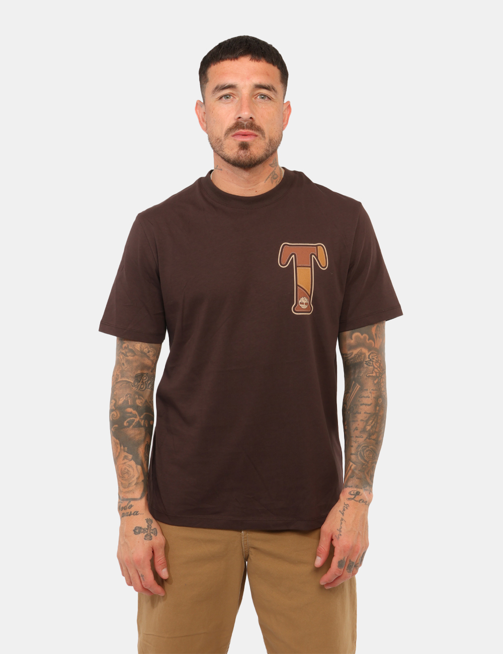 TBC0YHBMC35S-M-W-CC_MARRONE_AI26_5 T-shirt Timberland Marrone tg.M - T-shirt TIMBERLAND Marrone da uomo La T-shirt TIMBERLAND Marrone da uomo è un capo essenzi