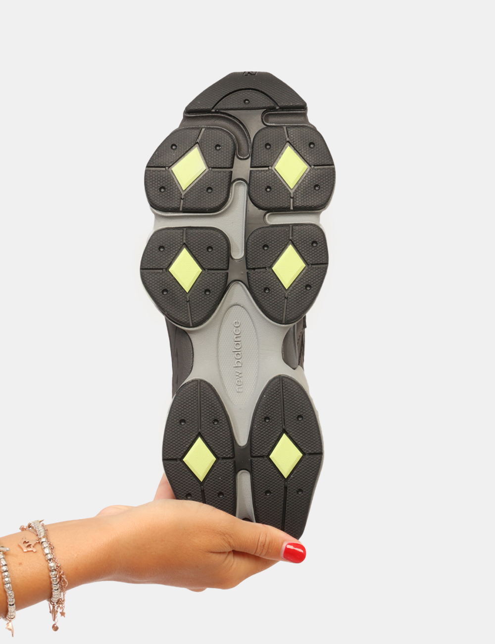 U906_BLACK-CEMENTDRY-LIME_AI26_2 Sneakers New Balance Grigia - Sneakers NEW BALANCE Grigiasono la scelta ideale per chi desidera una calzatura versatile, dal