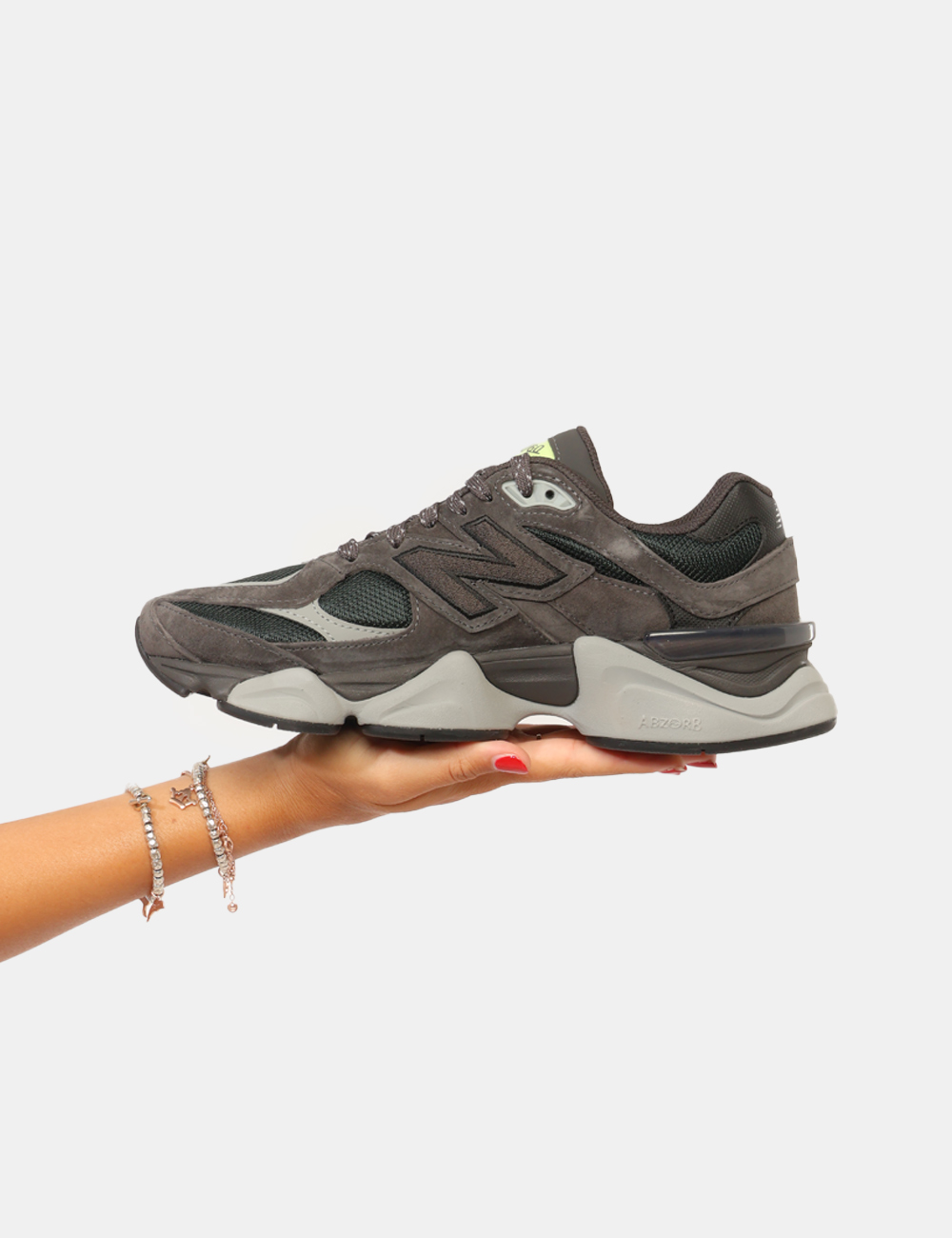 U906_BLACK-CEMENTDRY-LIME_AI26_4 Sneakers New Balance Grigia - Sneakers NEW BALANCE Grigiasono la scelta ideale per chi desidera una calzatura versatile, dal