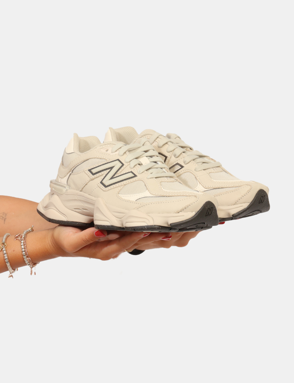 U906_SHIPYARDLINEN_AI26_1 Sneakers New Balance Beige - Sneakers NEW BALANCE Beige rappresentano l'incontro perfetto tra design iconico, comfort avanza