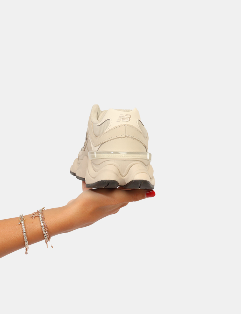 U906_SHIPYARDLINEN_AI26_4 Sneakers New Balance Beige - Sneakers NEW BALANCE Beige rappresentano l'incontro perfetto tra design iconico, comfort avanza