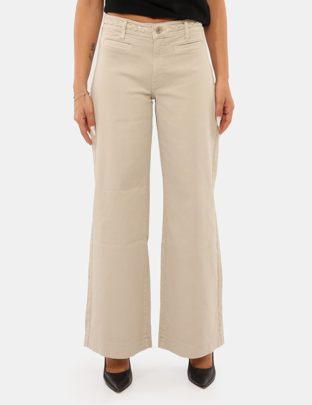 W6GB15-W1886-OB_LOVERS-BEACH_PE26_06 Pantalone Guess Beige - Pantalone Guess Beige da donnaIl Pantalone GUESS Beige da donna è un capo versatile e femminile, pen