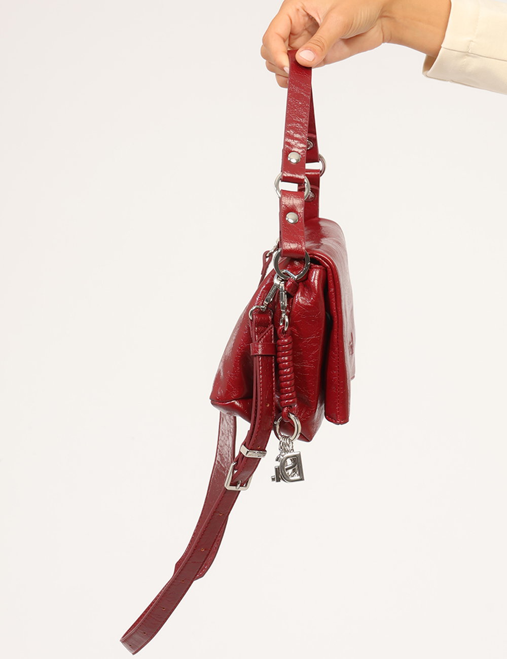 26WAXP80_ROSSO_AI26_5 Borsa Desigual Bordeaux - Borsa Desigual Bordeaux da donna La Borsa DESIGUAL Bordeaux da donna è un accessorio compatto e ve