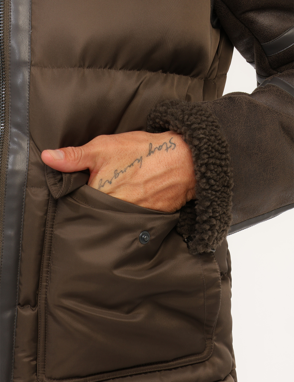 26WBLUC02239-M-CC_MARRONE_AI26_4 Piumino Blauer Marrone tg.S - Piumino Blauer Marrone da uomo Il Piumino BLAUER Marrone da uomo è un capospalla dal design or
