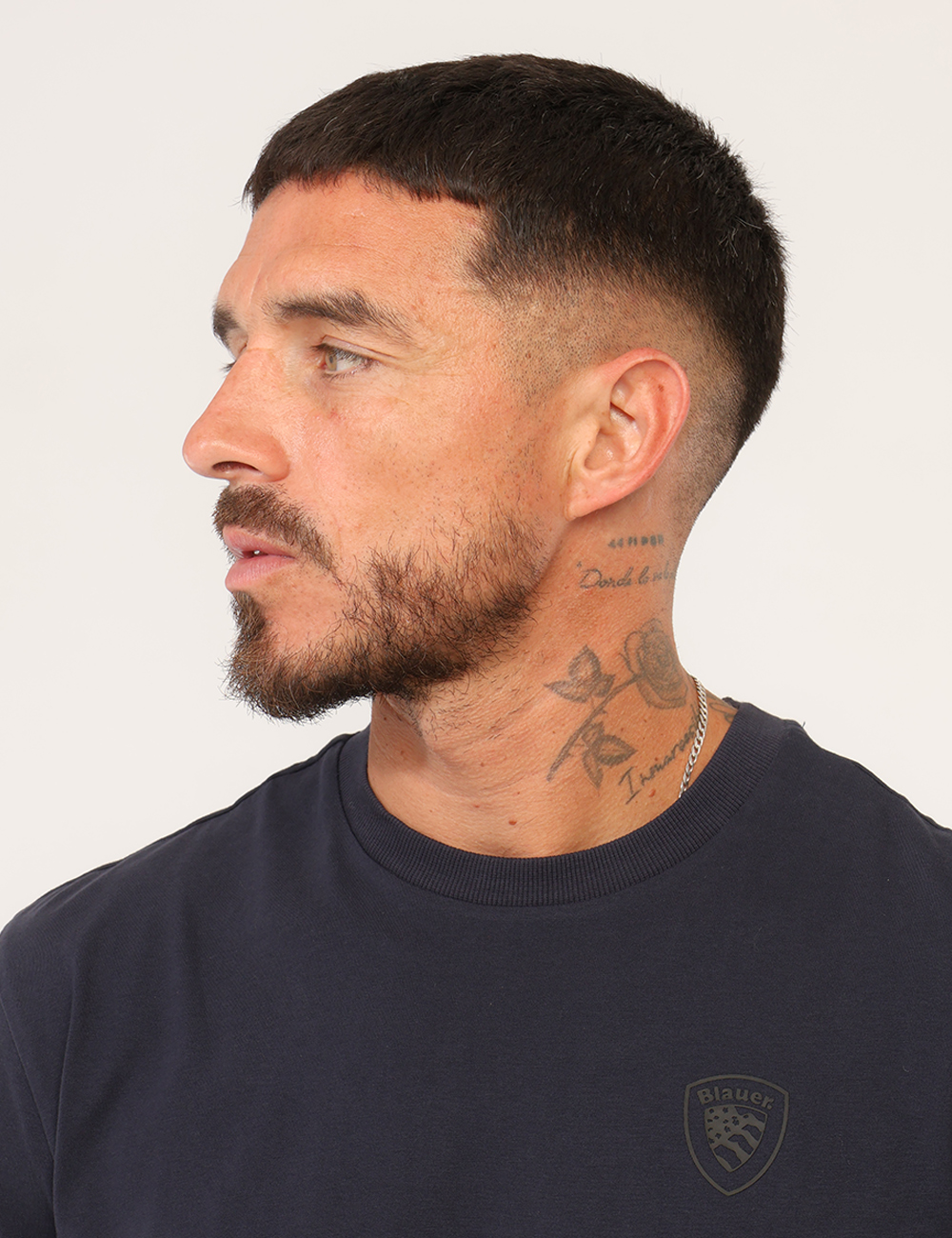 26WBLUH01417-M-CC_BLU_AI26_3 T-shirt Blauer Blu tg.L - T-shirt Blauer Blu da uomo La T-shirt BLAUER Blu da uomo è un capo essenziale e contemporaneo, ide