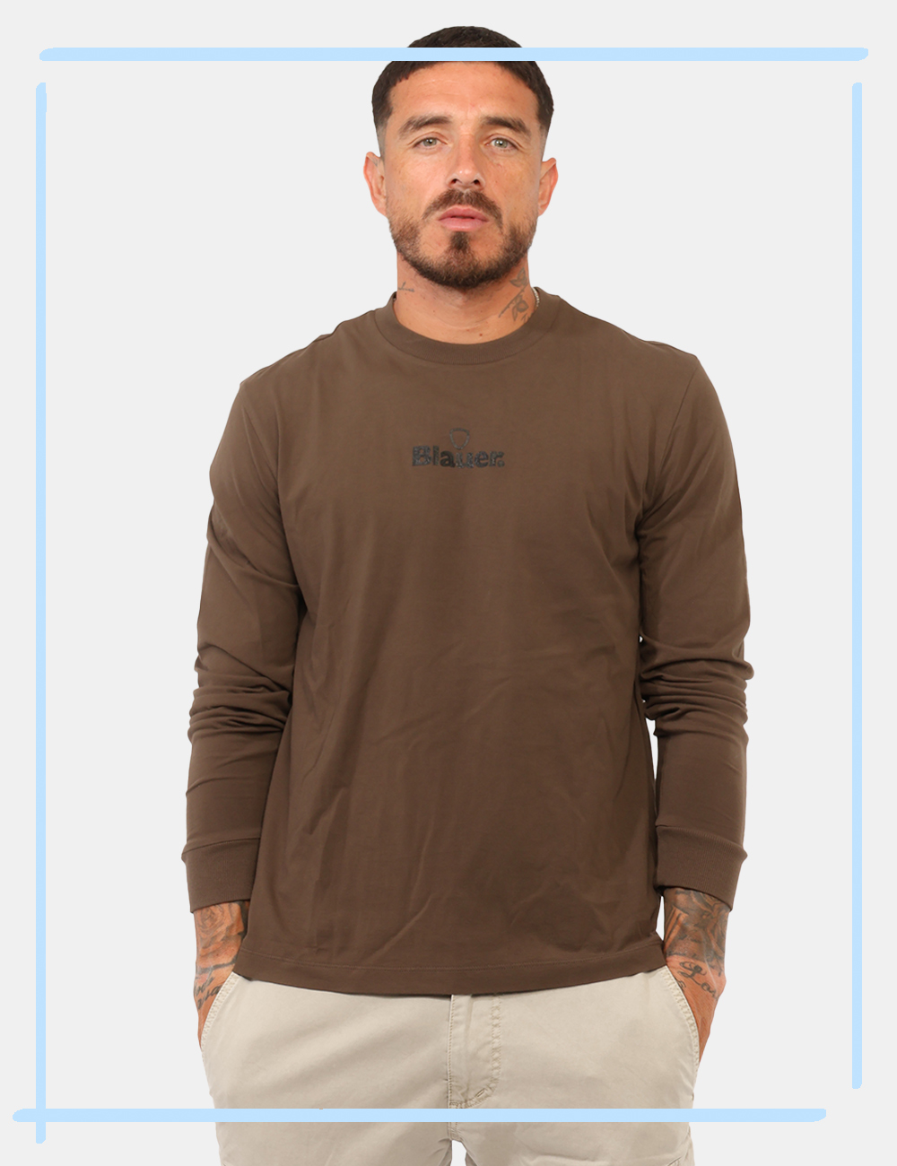 26WBLUH01420-M-CC_MARRONE_AI26_1 T-shirt Blauer Marrone tg.L - T-shirt Blauer Marrone da uomo La T-shirt BLAUER Marrone da uomo è un capo versatile dal gusto